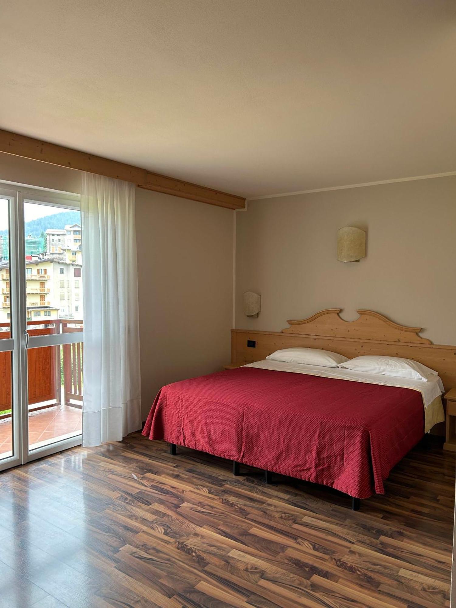 Superior Double or Twin Room Mountain View
