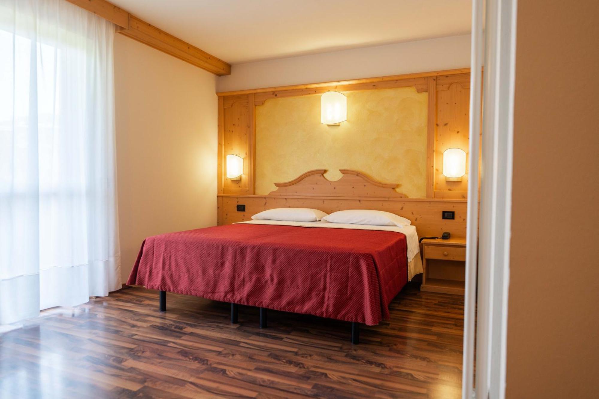 Superior Double or Twin Room Mountain View